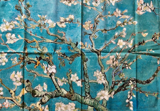 ゴッホの名画「花咲くアーモンドの枝」のテーブルクロス